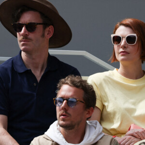 Grégory Nicolaidis, Elodie Frégé en tribunes lors des Internationaux de France de tennis de Roland Garros à Paris, France, le 26 mai 2022.