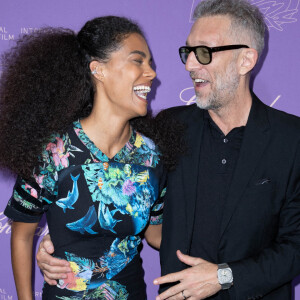 Tina Kunakey et son mari Vincent Cassel - Photocall du dîner du 75ème Festival International du Film de Cannes. Le 24 mai 2022 © Olivier Borde / Bestimage