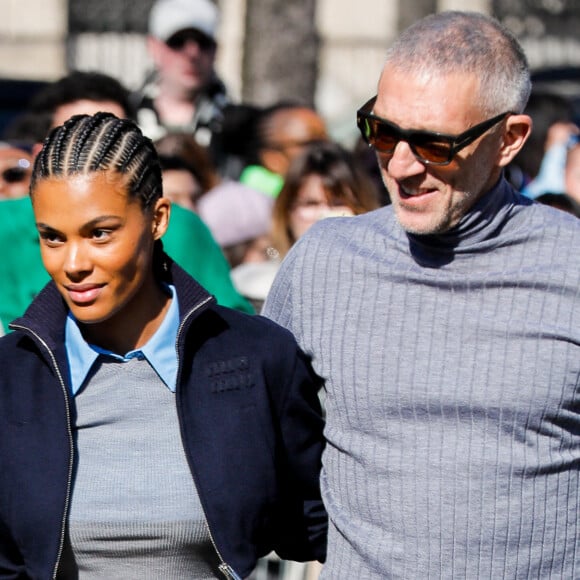 Vincent Cassel et sa femme Tina Kunakey - Arrivées au défilé femme Miu Miu Automne/Hiver 2022/2023 lors de la Fashion Week de Paris au palais d'Iéna à Paris, France, le 8 mars 2022. © Veeren-Clovis/Bestimage