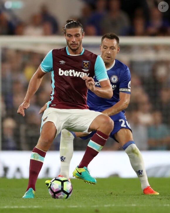 Andy Carroll et John Terry. Photo by Nick Potts/PA Wire/ABACAPRESS.COM