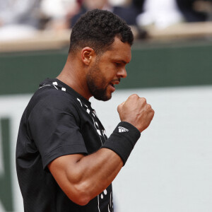 Jo-Wilfried Tsonga (FRA) lors du premier tour simple messieurs (jour 3) des Internationaux de France de tennis de Roland Garros à Paris, France, le 24 mai 2022. © Michael Baucher/Panoramic/Bestimage 