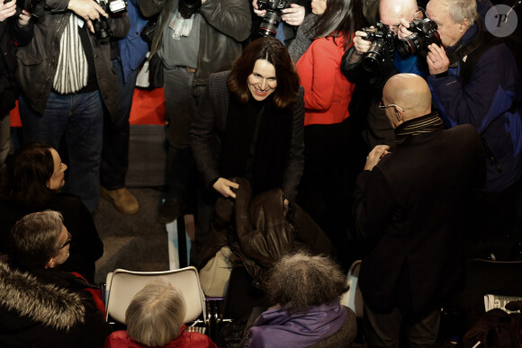 Aurélie Filippetti - Meeting de Arnaud Montebourg, candidat à la primaire du parti socialiste pour les élections présidentielles au Gymnase Jean Jaurès à Paris le 18 janvier 2017