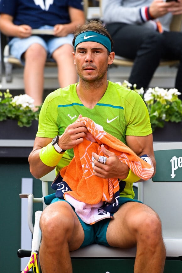 Rafael (Rafa) Nadal ( Espagne ) lors du troisième tour simple messieurs des Internationaux de France de tennis de Roland Garros à Paris, France, le 27 mai 2022. © Federico Pestellini/PanoramicBestimage