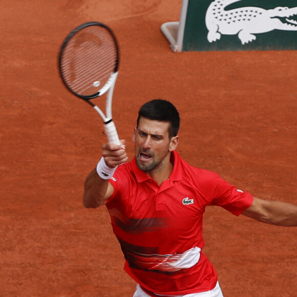 Novak Djokovic lors du troisième tour simple messieurs des Internationaux de France de tennis de Roland Garros à Paris, France, le 27 mai 2022. © Federico Pestellini/PanoramicBestimage