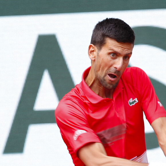 Novak Djokovic lors du troisième tour simple messieurs des Internationaux de France de tennis de Roland Garros à Paris, France, le 27 mai 2022. © Federico Pestellini/PanoramicBestimage