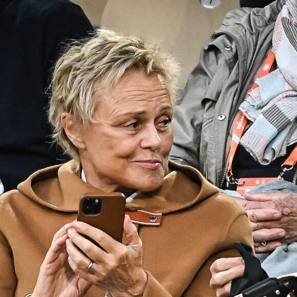 Muriel Robin et sa femme Anne Le Nen en tribune lors des internationaux de France Roland Garros à Paris, France, le 25 mai 2022. © Matthieu Mirville/Zuma Press/Bestimage 