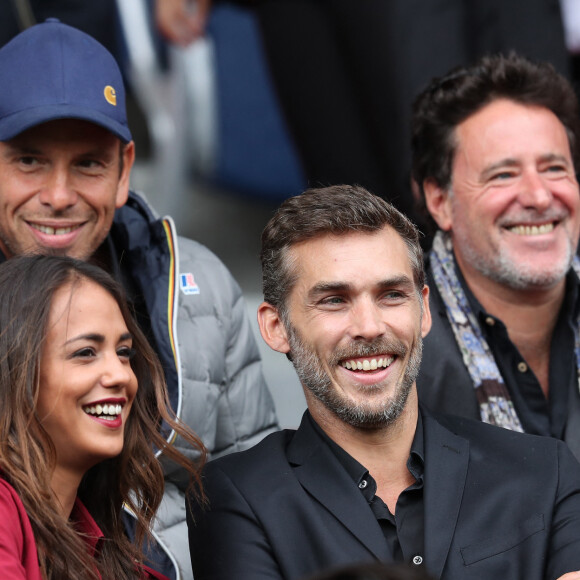 Medi Sadoun, Alice Belaïdi et son compagnon Gianni Giardinelli - People au match de football entre le Psg et Bordeaux au Parc des Princes à Paris le 1er octobre 2016. © Cyril Moreau/Bestimage