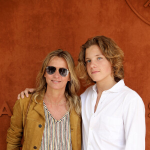 Sarah Poniatowski et son fils Roman - Personnalités au village (jour 11) lors des Internationaux de France de Tennis de Roland Garros à Paris. Le 1er juin 2022 © Dominique Jacovides / Bestimage 