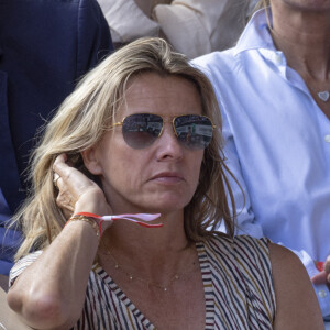 Sarah Poniatowski et son fils Roman dans les tribunes des internationaux de France de Roland Garros à Paris le 1er juin 2022. © Cyril Moreau - Dominique Jacovides/Bestimage 