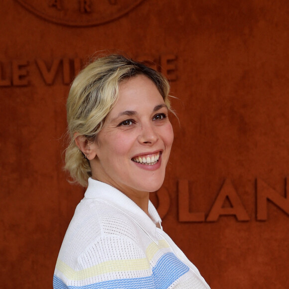 Alysson Paradis (enceinte) au village (jour 12) lors des Internationaux de France de Tennis de Roland Garros 2022 à Paris, France, le 2 juin 2022. © Dominique Jacovides/Bestimage 