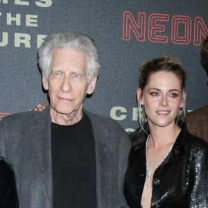 Nadia Litz, David Cronenberg, Kristen Stewart et Scott Speedman à la première du film "Crimes of the Future (les crimes du futur)"