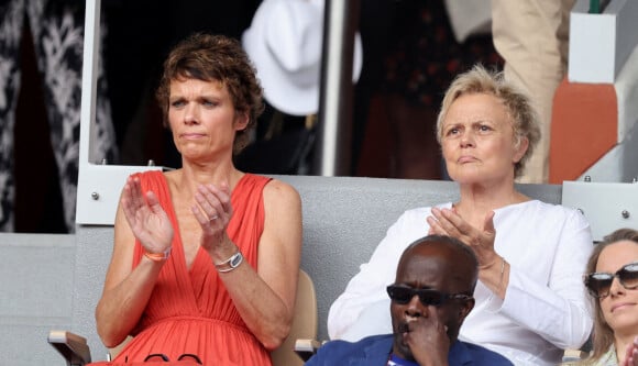 Anne Le Nen et sa femme Muriel Robin en tribune (jour 14) lors des Internationaux de France de Tennis de Roland Garros 2022 à Paris, France, le 4 juin 2022. © Dominique Jacovides/Bestimage