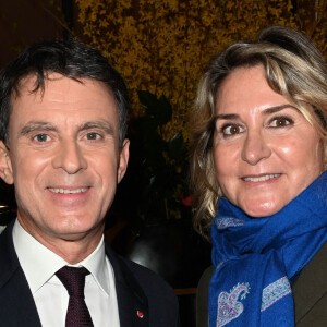 Manuel Valls et sa femme Susana Gallardo - Lancement du numéro 75 de la revue littéraire "La règle du jeu", avec pour thème "Comment lisez-vous ?", au Café de Flore à Paris. Le 16 février 2022 © Coadic Guirec / Bestimage