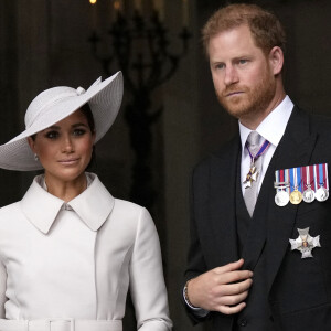 Le prince Harry, duc de Sussex, et Meghan Markle, duchesse de Sussex - Les membres de la famille royale et les invités lors de la messe célébrée à la cathédrale Saint-Paul de Londres, dans le cadre du jubilé de platine (70 ans de règne) de la reine Elisabeth II d'Angleterre. Londres.