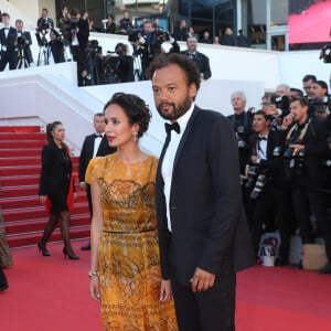 Fabrice Éboué et sa compagne Amelle Chahbi (Habillée en Maison Paule Ka) - Montée des marches du film "Okja" lors du 70ème Festival International du Film de Cannes. Le 19 mai 2017. © Borde-Jacovides-Moreau / Bestimage 