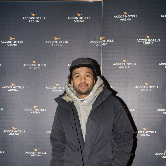 Exclusif - Fabrice Eboué - Photocall avant le concert de Kendrick Lamar à l'AccorHotels Arena à Paris, le 26 février 2018. 