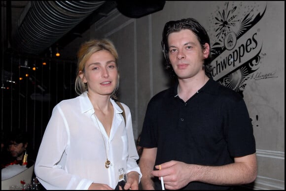 Julie Gayet et Benjamin Biolay - After Show des Daft Punk à Paris dans le 13e en 2007