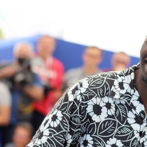 Omar Sy au photocall de "Tirailleurs" lors du 75ème Festival International du Film de Cannes, le 19 mai 2022. © Dominique Jacovides/Bestimage 