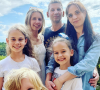 Aurélie Dunand (Familles nombreuses, la vie en XXL) avec son mari et leurs enfants - Instagram