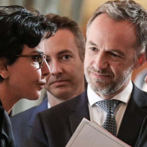 La maire de Paris, Anne Hidalgo accompagné de Emmanuel Grégoire est accueillie par Rachida Dati membre du parti Les Republicains (LR) et ancienne candidate aux élections municipales de Paris 2020, à son arrivée à la mairie de Paris pour la réunion du conseil de Paris qui l'élira officiellement après sa victoire aux élections municipales de Paris 2020 le week-end dernier. Le 3 juillet 2020, à Paris, France