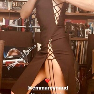 Carla Bruni-Sarkozy fait un défilé de looks sexy sur Instagram