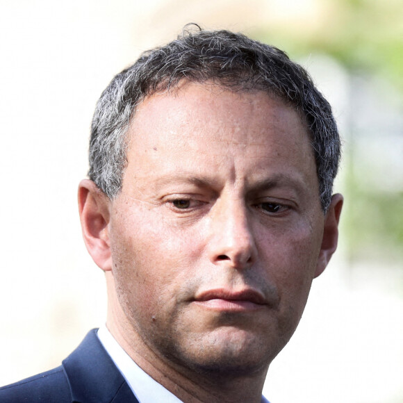 Marc-Olivier Fogiel, directeur général de BFM Tv, lors d'un rassemblement d'hommage au journaliste français tué en Ukraine, Frederic Leclerc-Imhoff, place de la République, Paris. © Stéphane Lemouton/Bestimage 