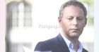 Olivier Fogiel submergé par l'émotion, les proches de Frédéric Leclerc-Imhoff réunis dans la douleur