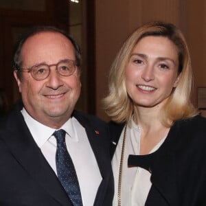 François Hollande et sa compagne Julie Gayet - Vernissage de l'exposition de la Collection François Pinault du Sculpteur Charles Ray à la Bourse du Commerce à Paris, France. Bertrand Rindoff/Bestimage 