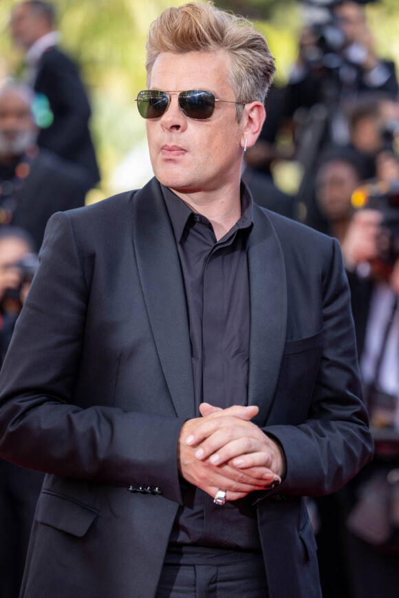 Benjamin Biolay - Montée des marches du film " Un petit frère " lors du 75ème Festival International du Film de Cannes. Le 27 mai 2022 © Olivier Borde / Bestimage 