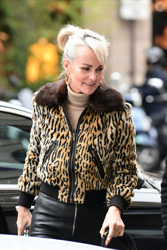 Exclusif - Laeticia Hallyday est allée au studio Guillaume Tell à Suresnes, le studio où Johnny enregistrait, avant d'aller à l'hôtel Costes à Paris le 16 novembre 2021.