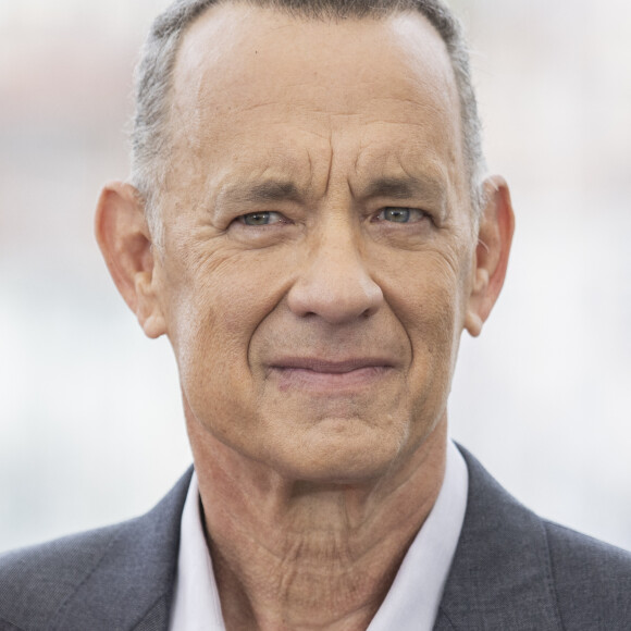 Tom Hanks au photocall de "Elvis" lors du 75ème Festival International du Film de Cannes, France, le 26 mai 2022. © Cyril Moreau/Bestimage 