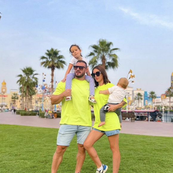 Julia Paredes a eu deux enfants avec son mari Maxime Parisi, Luna et Vittorio - Instagram