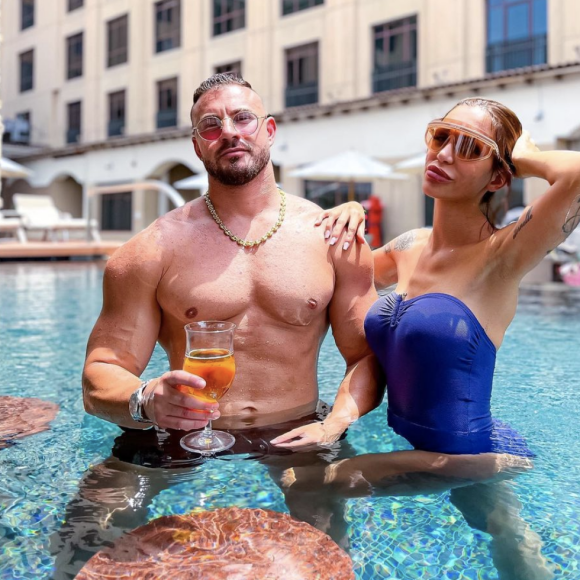 Julia Paredes a eu deux enfants avec son mari Maxime Parisi, Luna et Vittorio - Instagram