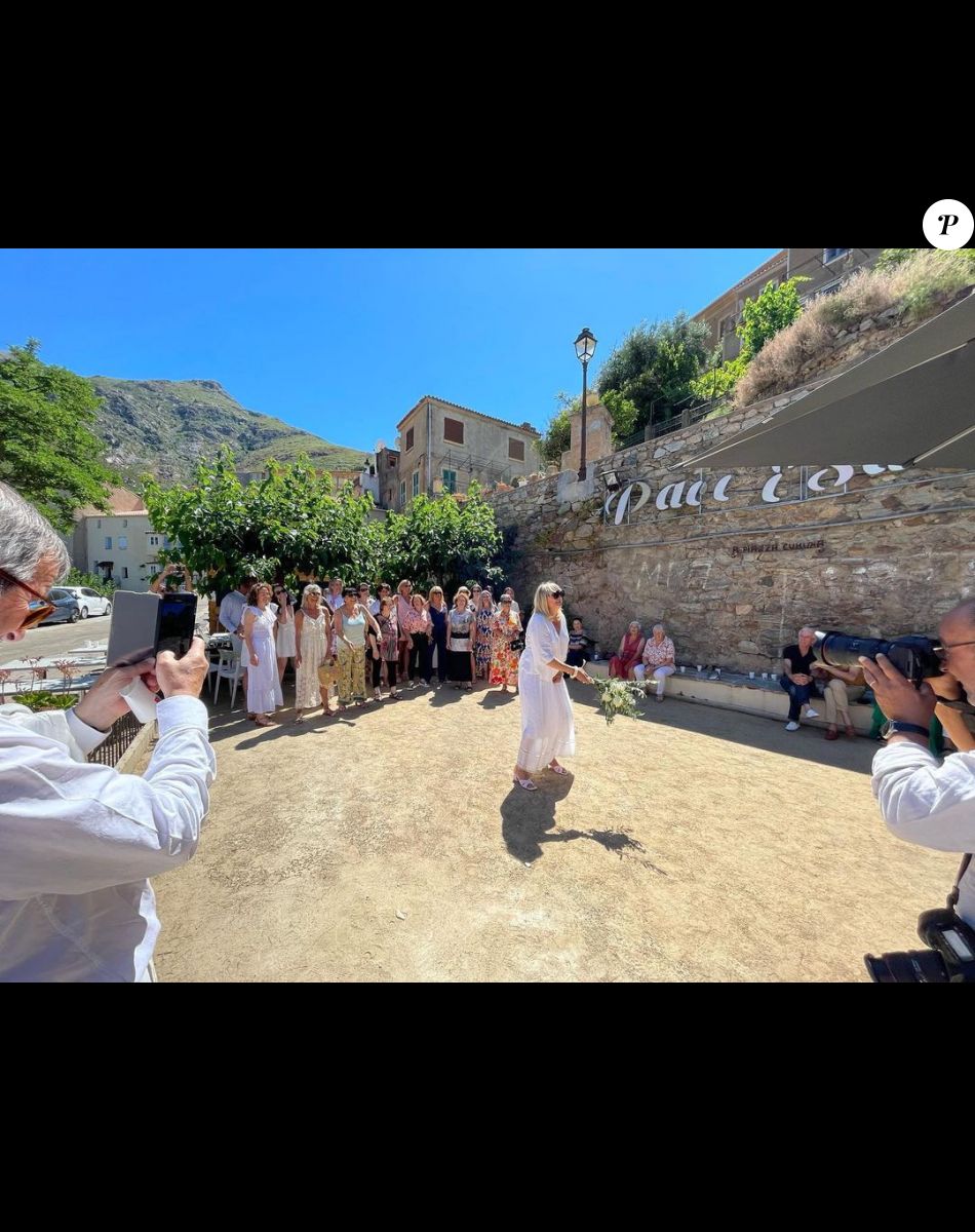 Mariage de Christine Bravo et Stéphane Bachot, le 11 juin 2022 en Corse. Photo partagée par un invité du couple sur Instagram.