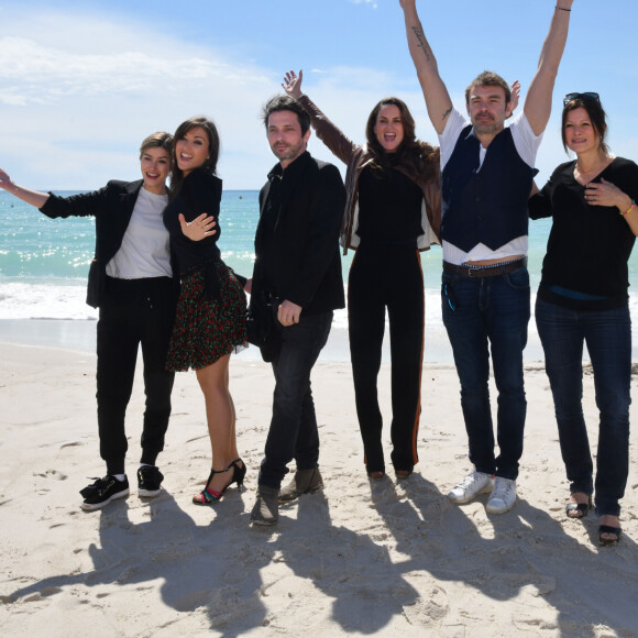 Charlotte Marzo, Elsa Esnoult, Sébastien Roch, Carole Dechantre, Patrick Puydebat et Laly Meignan - Rendez-vous avec les acteurs de la série "Les Mystères de l'Amour" sur la croisette dans le cadre du 2e festival Canneseries à Cannes, le 7 avril 2019. © Bruno Bebert/Bestimage