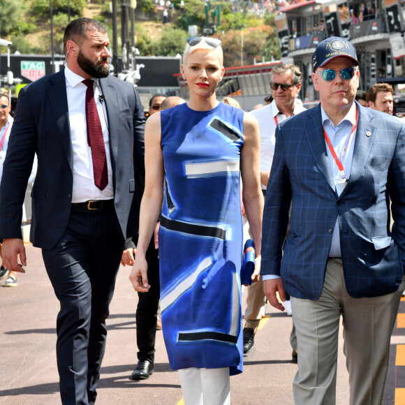 Le Prince Albert II de Monaco et la princesse Charlene lors de la journée des qualifications du Grand Prix de Monaco 2022 de F1, où le pilote monégasque de Ferrari, C.Leclerc, est en pôle position, à Monaco, le 28 mai 2022. © Bruno Bebert/Bestimage 