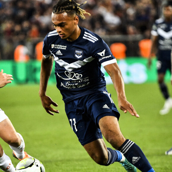 Sekou Mara (gir) vs Julien Laporte (fcl) lors du match de championnat de Ligue 1 Uber Eats opposant les Girondins de Bordeaux au FC Lorient au stade Matmut Atlantique à Bordeaux, France, le 14 mai 2022. Le match s'est terminé par un match nul 0-0. © Thierry Breton/Panoramic/Bestimage