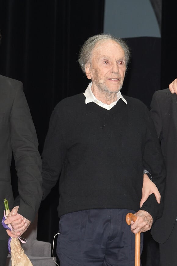 Jean-Louis Trintignant célèbre ses 88 ans sur la scène du théâtre de la Porte Saint-Martin ou il lit des poèmes de Prévert, Vian, Leprest ou encore Apollinaire à Paris le 11 décembre 2018. © Coadic Guirec/Bestimage