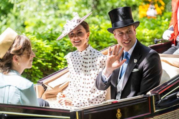 Le prince William, duc de Cambridge, et Catherine (Kate) Middleton, duchesse de Cambridge, lors du quatrième jour de la Royal Ascot 2022 à l'hippodrome d'Ascot dans le Berkshire, Royaume Uni, le 17 juin 2022. 