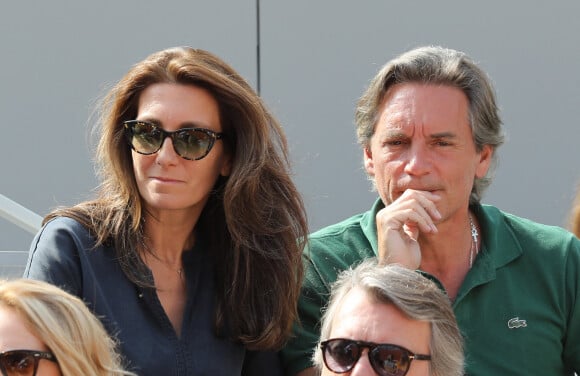 Anne-Claire Coudray et son mari Nicolas Vix dans les tribunes lors des internationaux de tennis de Roland Garros à Paris, France, le 3 juin 2019