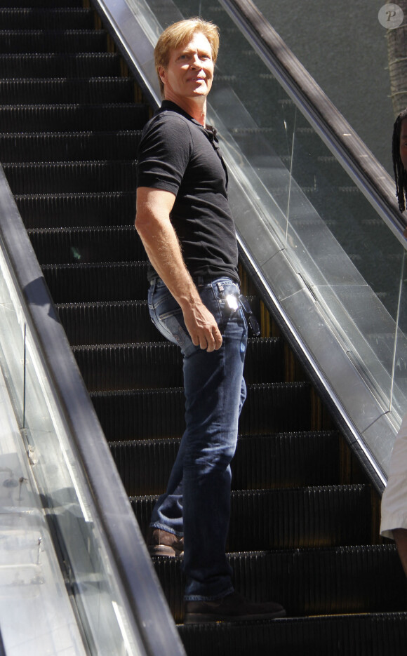 Jack Wagner arrive à l'émission "Extra" à Universal City, le 14 mai 2014 
