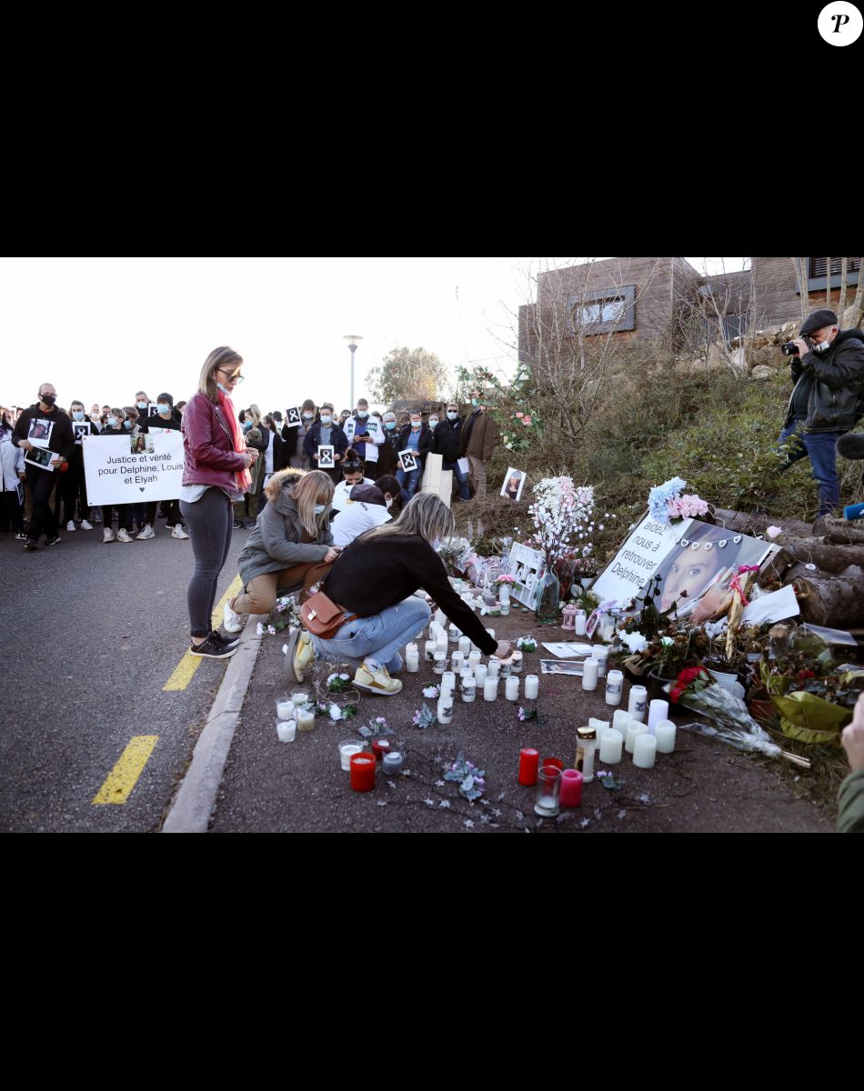 La famille et les proches se sont réunis pour une marche blanche en hommage à Delphine Jubillar, l'infirmière de 33 ans, disparue il y a un an, à Cagnac-les-Mines. Le 19 décembre 2021 © Patrick Bernard / Bestimage