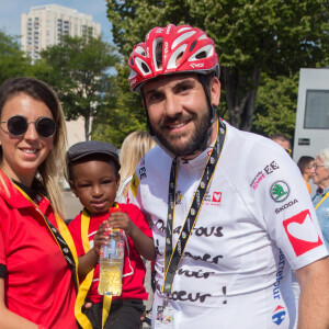 Laurent Ournac et sa femme Ludivine, famille d'accueil de Ibrahima - Préparatifs avant départ dans le cadre de l'étape du coeur 2017 au profit de l'association "Mécénat Chirurgie Cardiaque" au stade Orange Vélodrome à Marseille, le 22 juillet 2017. © CVS/Bestimage