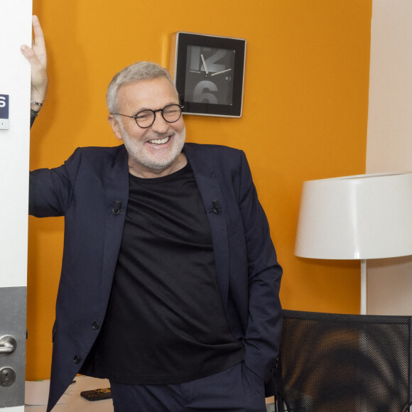 Laurent Ruquier en backstage de la dernière émission de L.Ruquier pour "On Est En Direct (OEED)", présentée par L.Ruquier et L.Salamé, et diffusée en direct sur France 2, à Paris, France, le 4 juin 2022. © Jack Tribeca/Bestimage 