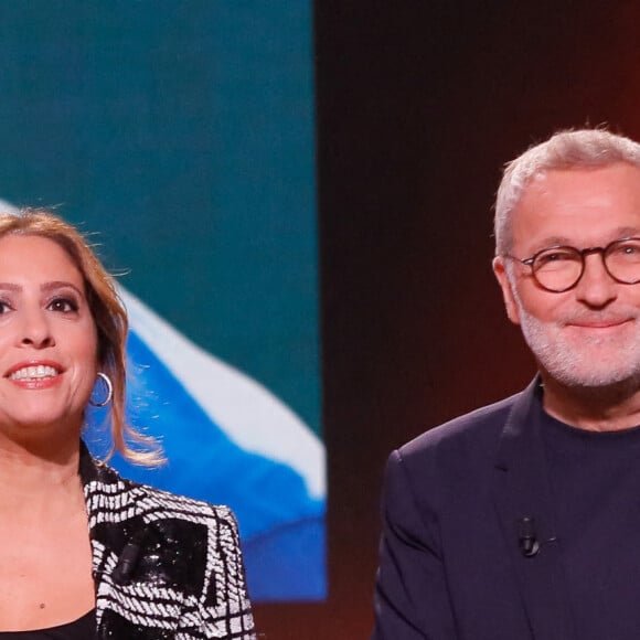 Léa Salamé, Laurent Ruquier sur le plateau de l'émission "On est en direct (OEED)" , présentée par L.Salamé et L.Ruquier, diffusée en direct sur France 2 aux studios Rive Gauche à Paris, France, le 28 mai 2022. © Christophe Clovis/Bestimage 