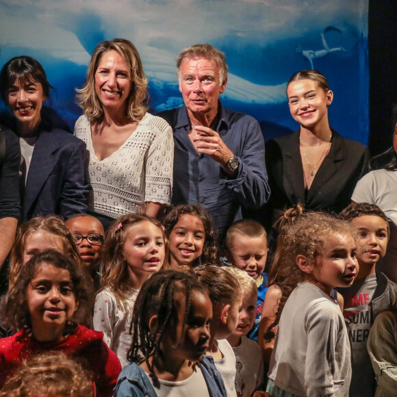 Exclusif - Alex Goude, Nolwenn Leroy, Maud Fontenoy, ambassadrice auprès du ministère de l'Education Nationale et de la Jeunesse, pour l'éducation à la mer et les Classes de mer, Franck Dubosc et Léa Elui lors de la remise des prix de la Maud Fontenoy Foundation et de la mission "Classes de mer" ouverture officielle de la saison 2022/2023, (chaque année depuis 2008, des milliers de classes, de la maternelle au lycée, bénéficient des programmes pédagogiques sur l'Océan et le développement durable de la Maud Fontenoy Foundation) à l'occasion de la Journée Mondiale des Océans à l'aquarium du Trocadéro à Paris, France, le 7 juin 2022. © Stéphane Lemouton/Bestimage