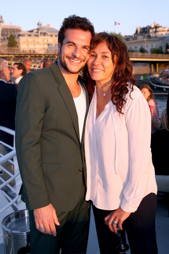 Exclusif - Amir Haddad et Rose-Hélène Chassagne - Thierry Chassagne reçoit les insignes de Chevalier dans l'Ordre de la Légion d'Honneur des mains de Lévon Sayan sur le bateau "Le Paris" au port Debilly dans le quartier de Chaillot du 16ème arrondissement de Paris, France, le 13 juin 2022. © Bertrand Rindoff/Bestimage