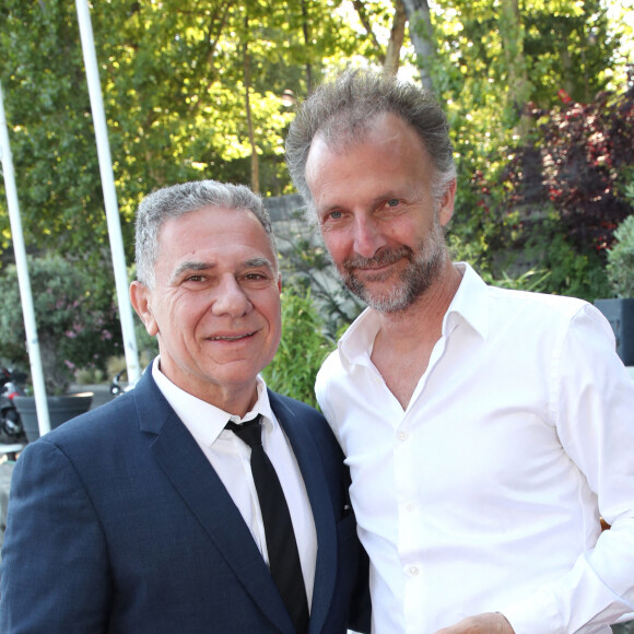 Exclusif - Thierry Chassagne, Stephan Bourdoiseau - Thierry Chassagne reçoit les insignes de Chevalier dans l'Ordre de la Légion d'Honneur des mains de Lévon Sayan sur le bateau "Le Paris" au port Debilly dans le quartier de Chaillot du 16ème arrondissement de Paris, France, le 13 juin 2022. © Bertrand Rindoff/Bestimage