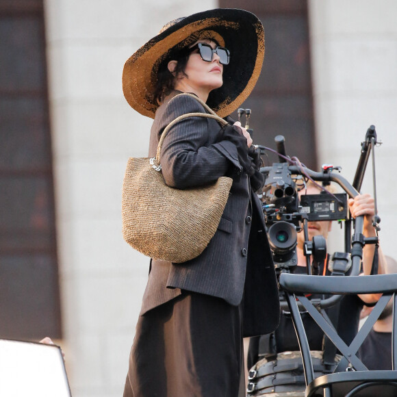 Isabelle Adjani - Arrivées au défilé de mode Hommes printemps-été "AMI" au Sacré Coeur à Paris. Le 23 juin 2022 © Veeren-Christophe Clovis / Bestimage 