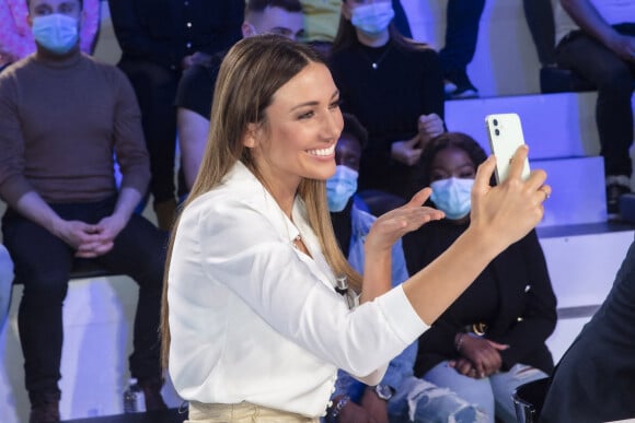 Delphine Wespiser - Enregistrement de l'émission "TPMP (Touche Pas à Mon Poste)", présentée par C.Hanouna et diffusée en direct sur C8 le 2 février 2022 © Jack Tribeca / Bestimage 